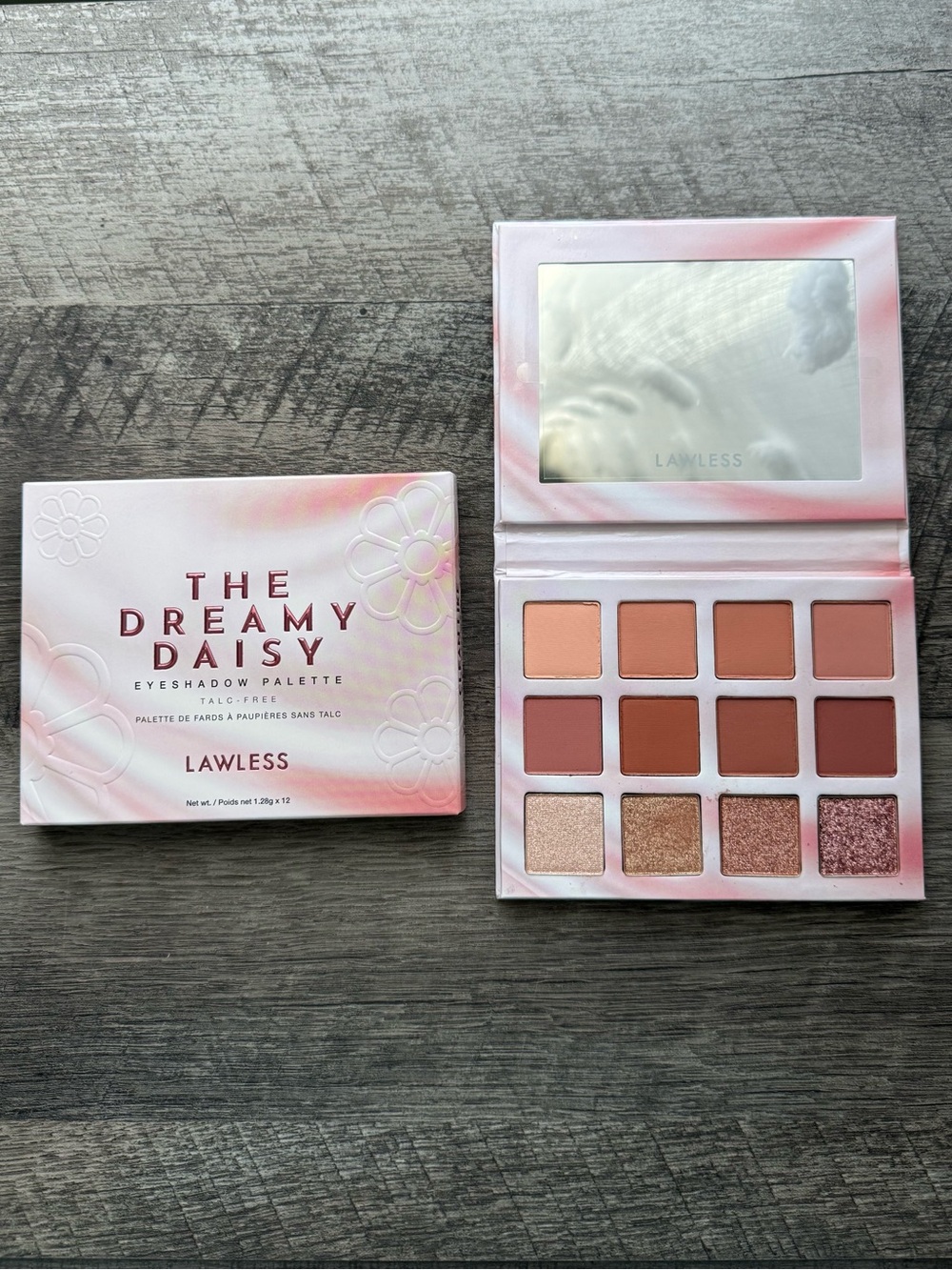 Lawless The Dreamy Daisy Eyeshadow Palette (NIB)